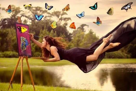 chica-pintando-mariposas-e1506164117665