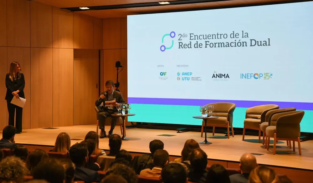 DSC_4250-red-dual-1-1536x902