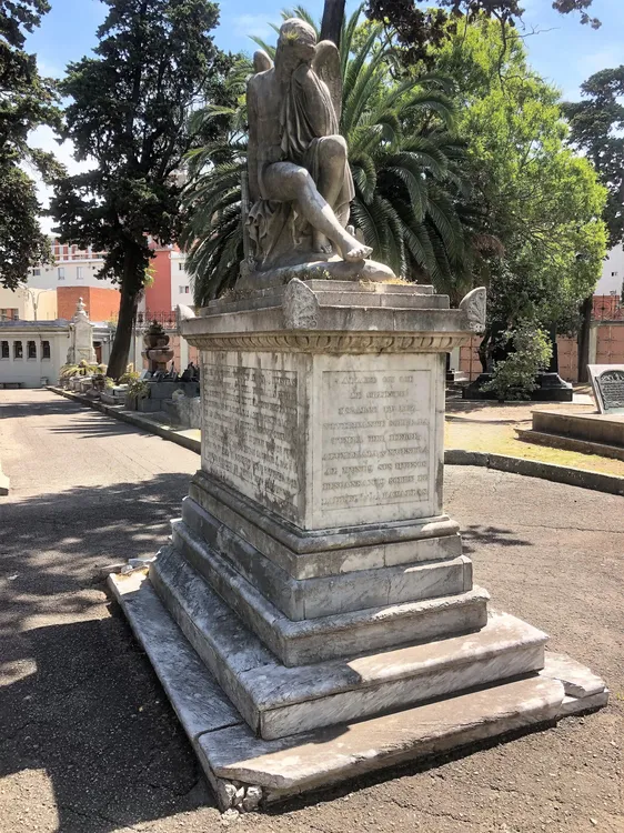 FOTO MONUMENTO BERNABE RIVERA