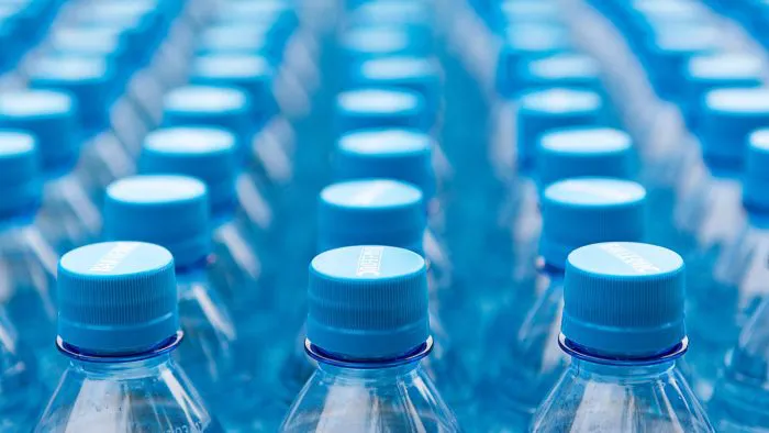bouteilles-plastique-700x394