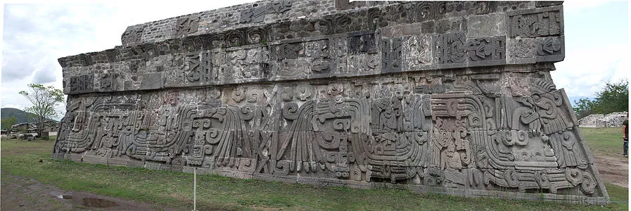 Xochicalco_Serpiente_Emplumada_GR