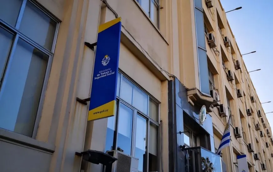 Screenshot_20250214_171949_Facebook